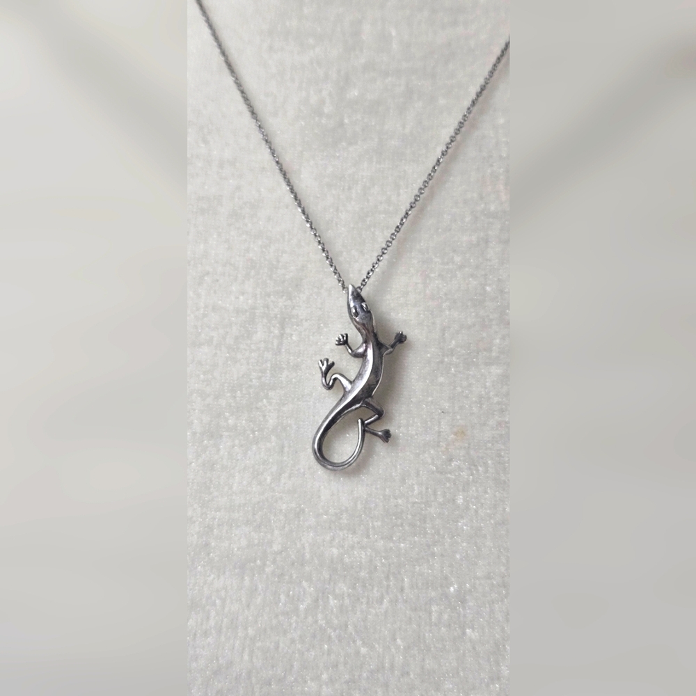 Sterling Silver 925 Necklace With A Lizard Pendant